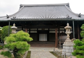 「自分たちの寺」として住民に愛される大覚寺の本堂＝姫路市網干区興浜