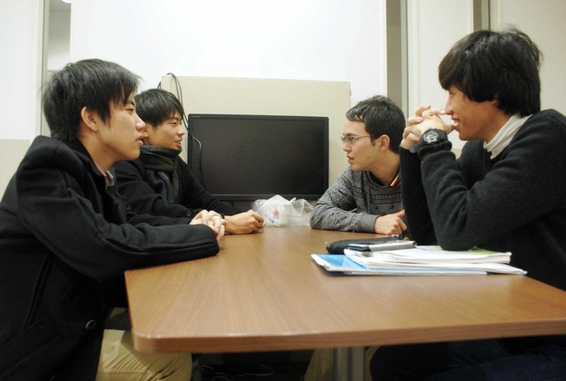 「関学サークル作ろうサークル」のメンバー＝西宮市、関西学院大（提供写真）