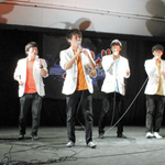 「神大フェス　Ｒｉｏｔ！！」で学生有志９９人が、リレー形式で歌や踊りを披露
