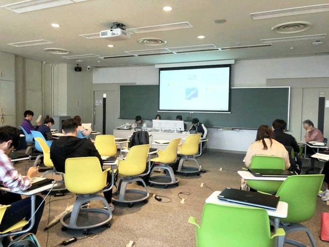 企業担当者を交えた研究成果発表会