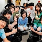 ６月１９日の昼休みに開催された「ブラウン・バッグの集い」＝西宮市、関西学院大