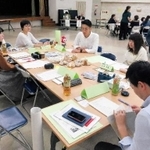 兵庫公会堂で開催された「兵庫区大学生サミット」＝神戸市兵庫区