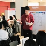 甲南大岡本キャンパスで行われた合格者・保護者説明会＝神戸市東灘区岡本８