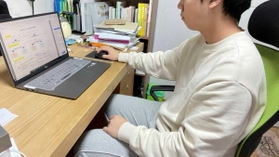 オンライン授業を受ける金永珍さん