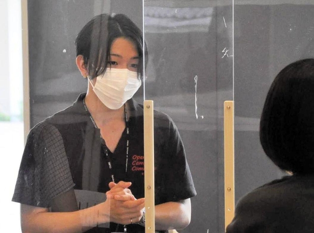 学生が対応する個別相談会