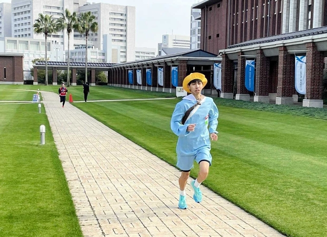 駅伝大会では、仮装をして走った参加者も