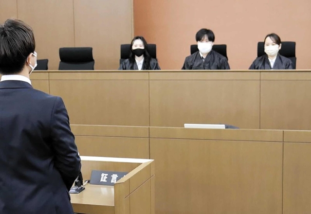 緊張感の中で行われた模擬裁判