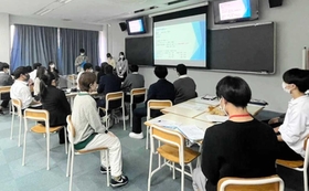 甲南大学「えん罪救済ボランティア」が高校に出向いて行った授業（提供写真）