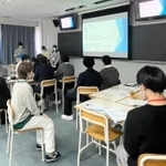 甲南大学「えん罪救済ボランティア」が高校に出向いて行った授業（提供写真）