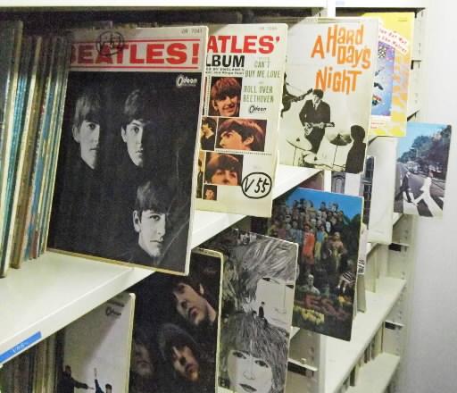 レコード資料室に保管されている音盤の数々。「電リク」などを通じリスナーの心を震わせた＝神戸市中央区、ラジオ関西