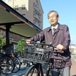 自宅と勤務先の病院との往復は、最寄り駅から自転車で。千原和夫さんが１０年以上続ける運動習慣だ＝明石医療センター