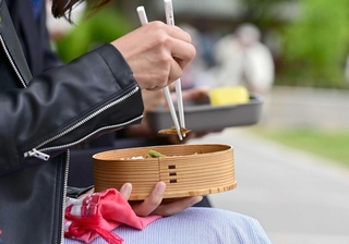 こだわりの器（撮影・中西幸大）