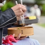 こだわりの器（撮影・中西幸大）