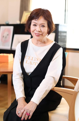 「番組降板で落ち込んでいるとき、南あわじの幼なじみが『頑張れ』ではなく『ちょっとゆっくりしたら』とメールをくれた。心底ありがたかった」と話す上沼恵美子さん＝大阪府内（撮影・小林良多）