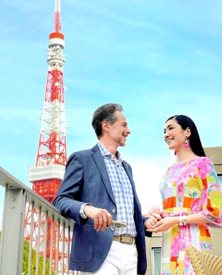 夫のセオドール・ミラーさんと（本人提供）