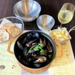 Ｌｅｓ Ｍｏｕｌｅｓの「シンプルな白ワイン蒸し」