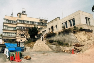 「花の降る午後」のロケが行われた旧神戸海洋気象台（１９９５年撮影）