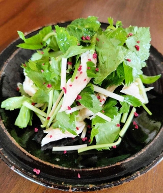 ポン酢をかけて少し時間をおくと全体がなじんで食べやすくなる