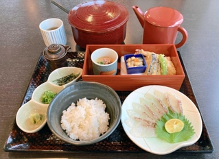神戸食堂　はぁとす。の「天然明石鯛のひつまぶし膳　彩」