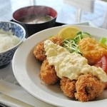 家庭料理居酒屋YURURIの「特大広島産牡蠣フライ定食」