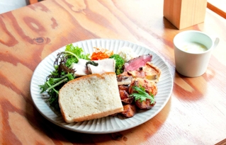 加古川ワインバルの「おまかせプレートランチ」