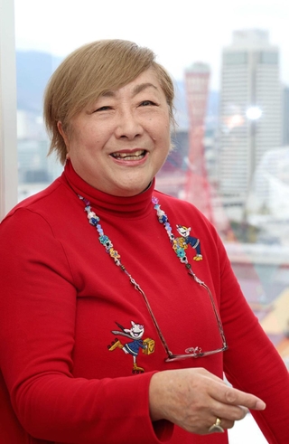 宝塚歌劇への思いを語る榛名由梨さん＝神戸市中央区東川崎町１（撮影・笠原次郎）