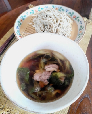つけ汁はちょっと濃いめの味付けで