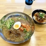 ＮＡＮＡＮＡの「韓国冷麺とミニ焼肉丼」