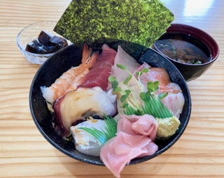 酒場酒天屋の「海鮮丼」