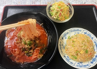 神戸味縁の「麻辣米線」