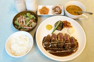 洋食バルしもさわの「ビフカツセット」
