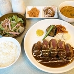 洋食バルしもさわの「ビフカツセット」