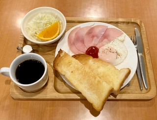 美鈴の「ハムエッグ＆トースト＆サラダ」