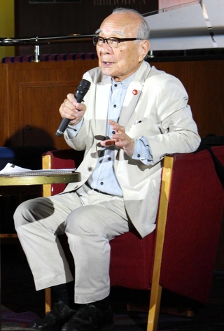 オーストラリアで、長崎での被爆体験について話す田中熙巳さん（２０１８年）