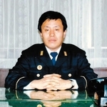 採用８年後、目黒警察署長の頃の筆者。警察では制服を着る機会も多かった
