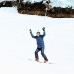 後輩たちと長野県白馬コルチナスキー場に行ったときの筆者。忙しかったが、よく遊んでいた
