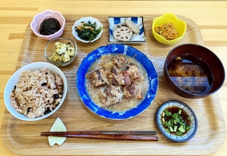 ごはんやゆたかの「豚軟骨の塩こうじ煮定食」