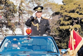 皇宮警察年頭視閲式。皇宮警察の庁舎は旧枢密院ビルで、廃墟のようになっていたのを、筆者が会計課長の時から警察予算で改修し始め、長官就任の年に完成した