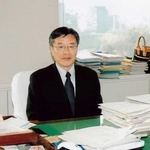 刑事局長室にて。重要事件の現場や国会に行くことが多く、部屋にいたり内部の会議に出たりすることはあまりなかった