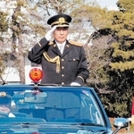 皇宮警察年頭視閲式。皇宮警察の庁舎は旧枢密院ビルで、廃墟のようになっていたのを、筆者が会計課長の時から警察予算で改修し始め、長官就任の年に完成した