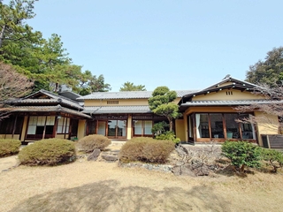 「日本独立」のロケ地となった旧木下家住宅。右側の応接室で撮影された＝神戸市垂水区