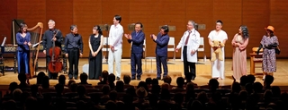 １７世紀の音楽風刺劇「オスペダーレ」公演より。左から２番目が筆者（チェロ）＝７月２６日、神戸市中央区、神戸新聞松方ホール