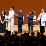 １７世紀の音楽風刺劇「オスペダーレ」公演より。左から２番目が筆者（チェロ）＝７月２６日、神戸市中央区、神戸新聞松方ホール