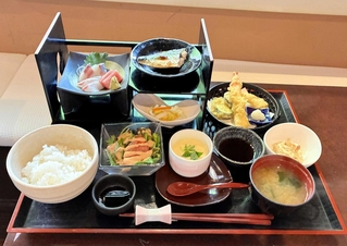 おとと酒場　海やびのの「海やびの御膳」
