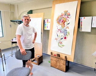 制作中のミロン・シュミュッケル＝神戸市中央区山本通３