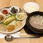 韓国ごはん あん の「テジコムタン定食」