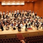 土曜、日曜で二つの大曲を演奏する「ベートーヴェン・ダブルビル」。本番に向けてのリハーサル＝神戸市中央区、神戸文化ホール