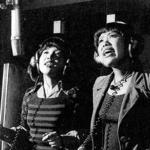 海原千里・万里としてレコーディングに臨む上沼恵美子さん（右）。多忙を極めたころだった