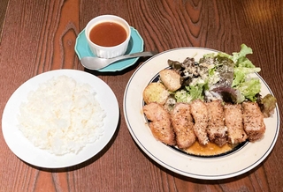 食堂パルティーレの「カツレツランチ」