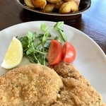 パン粉はすり鉢で当たるなど、細かい方がおいしい